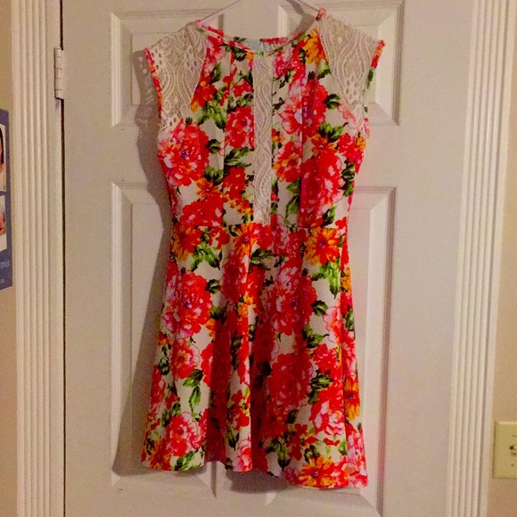 Floral dress. - Picture 1 of 4